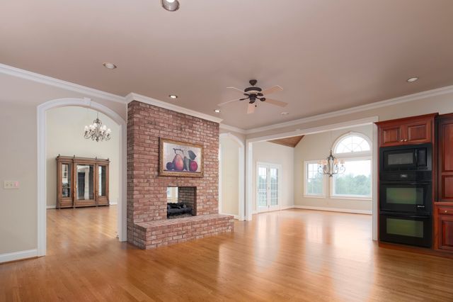 4664 Lexington Road, Winchester, KY 40391