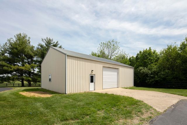 4664 Lexington Road, Winchester, KY 40391