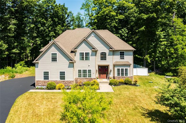 37 Biltmore Drive, Hopewell Junction, NY 12533