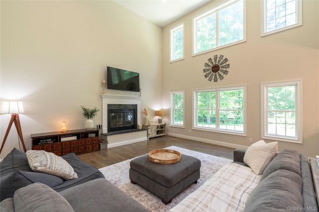 37 Biltmore Drive, Hopewell Junction, NY 12533