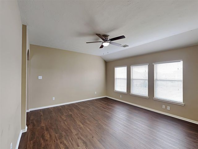 1927 Makenna Lane, Houston, TX 77049