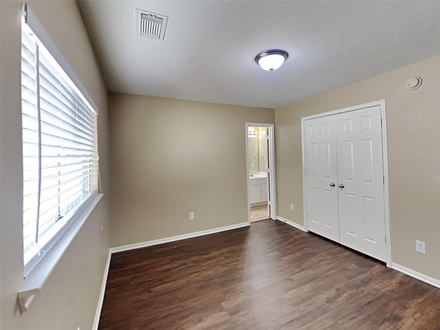 1927 Makenna Lane, Houston, TX 77049