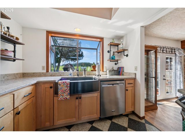 22470 Se NAOMI Dr, Damascus, OR 97089