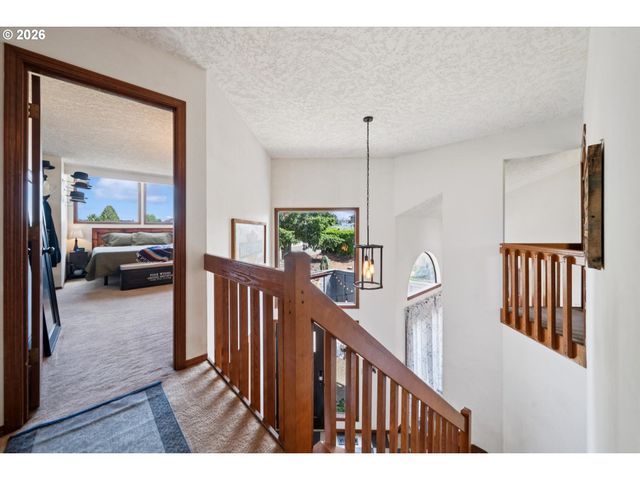 22470 Se NAOMI Dr, Damascus, OR 97089