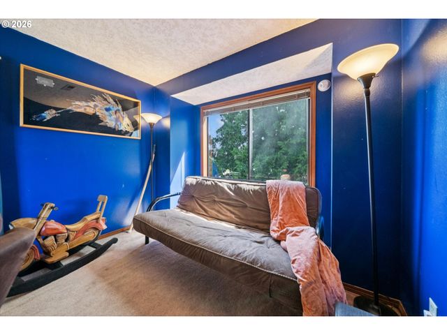 22470 Se NAOMI Dr, Damascus, OR 97089