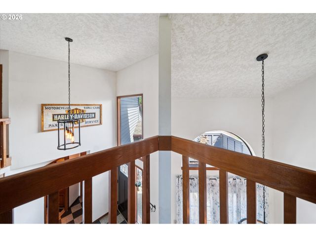22470 Se NAOMI Dr, Damascus, OR 97089