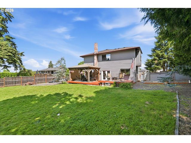 22470 Se NAOMI Dr, Damascus, OR 97089