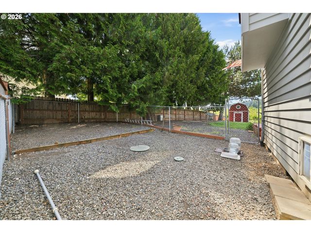 22470 Se NAOMI Dr, Damascus, OR 97089