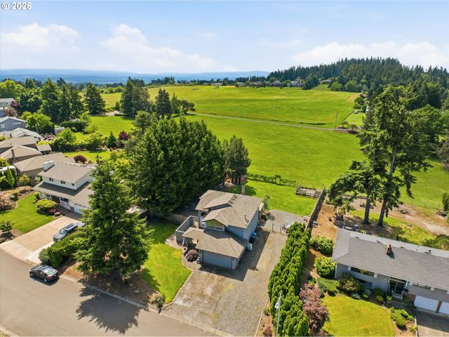 22470 Se NAOMI Dr, Damascus, OR 97089