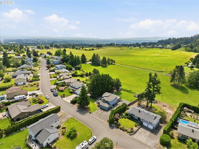 22470 Se NAOMI Dr, Damascus, OR 97089