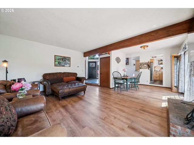 22470 Se NAOMI Dr, Damascus, OR 97089