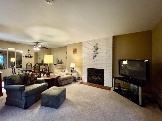 6302 Mineral Point Road #213, Madison, WI 53705