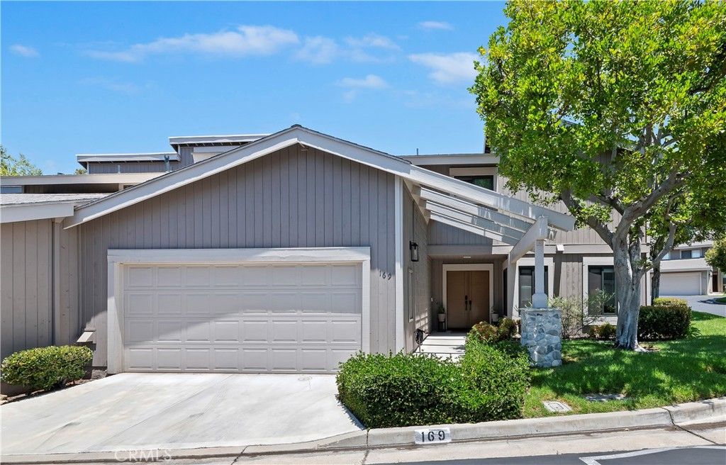 Image 1 of property listing at 169 S Stonebrook #16, Orange, CA 92869