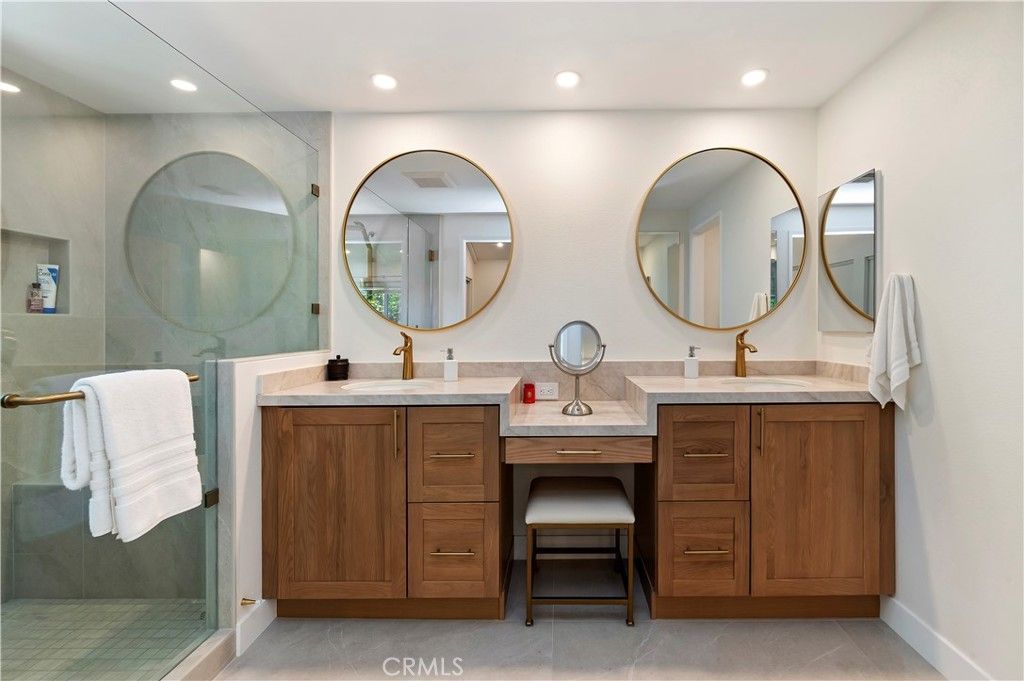 Image 13 of property listing at 169 S Stonebrook #16, Orange, CA 92869