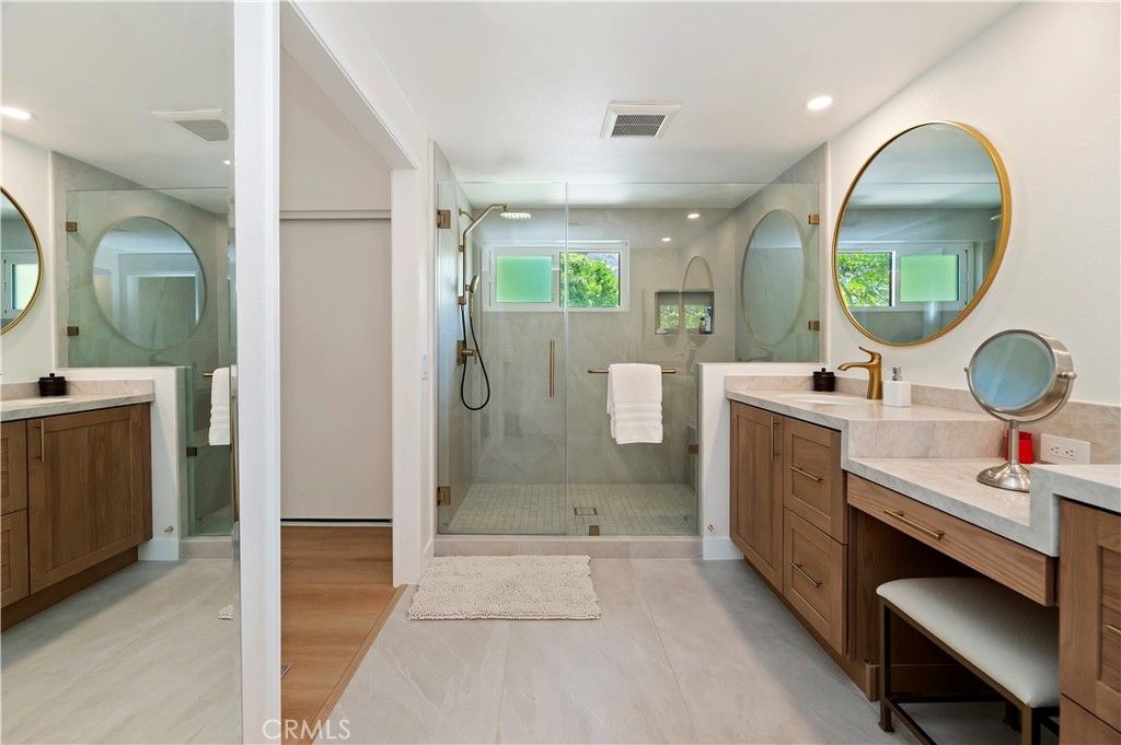 Image 14 of property listing at 169 S Stonebrook #16, Orange, CA 92869