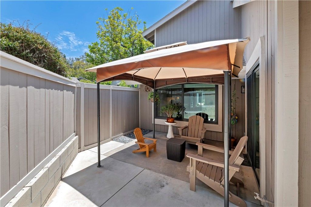 Image 19 of property listing at 169 S Stonebrook #16, Orange, CA 92869