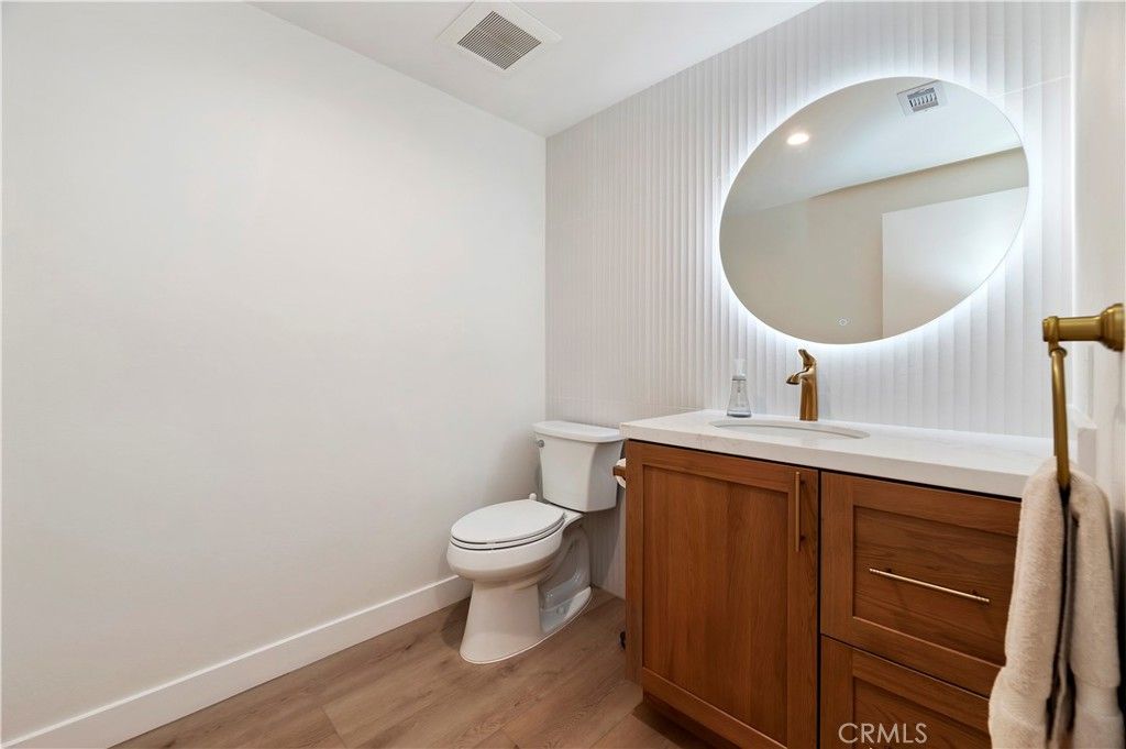 Image 9 of property listing at 169 S Stonebrook #16, Orange, CA 92869