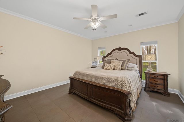 8812 Wildwood Dr, Denham Springs, LA 70706