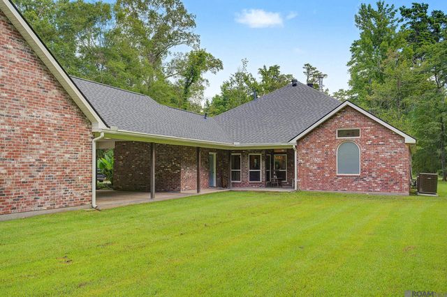 8812 Wildwood Dr, Denham Springs, LA 70706
