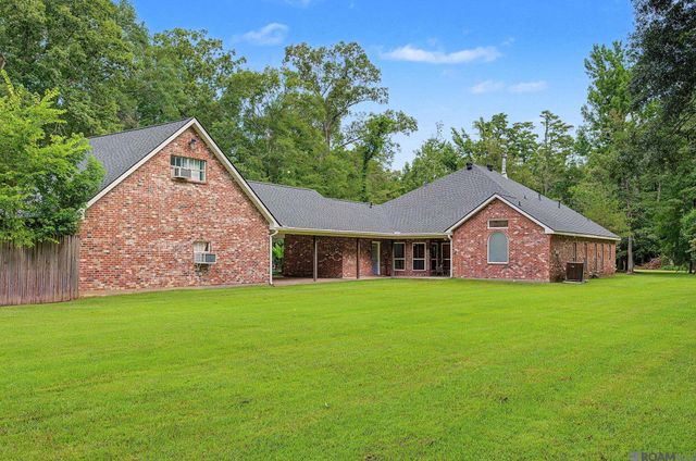 8812 Wildwood Dr, Denham Springs, LA 70706