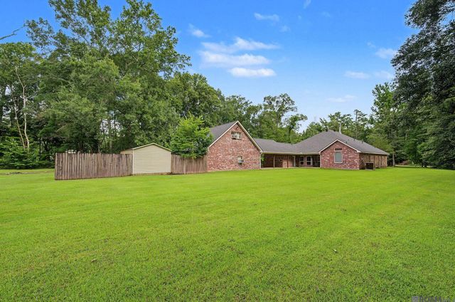 8812 Wildwood Dr, Denham Springs, LA 70706