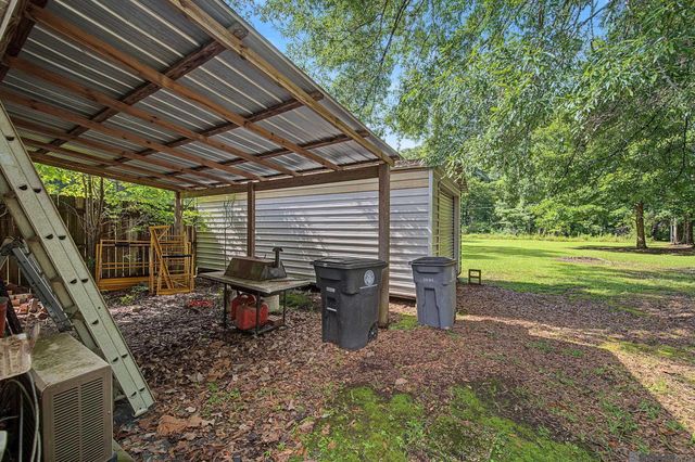 8812 Wildwood Dr, Denham Springs, LA 70706