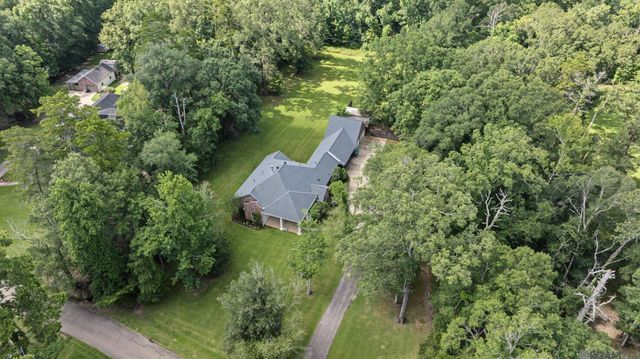 8812 Wildwood Dr, Denham Springs, LA 70706