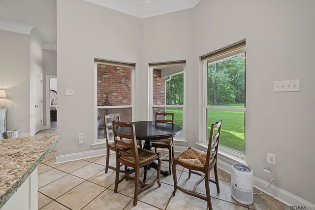 8812 Wildwood Dr, Denham Springs, LA 70706