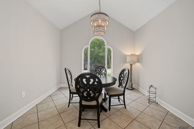 8812 Wildwood Dr, Denham Springs, LA 70706
