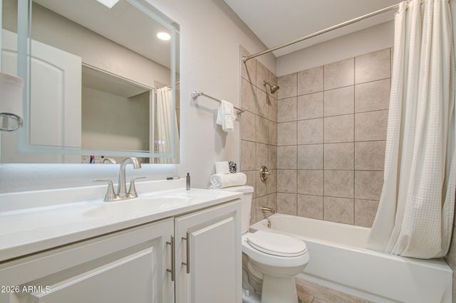 916 S HACIENDA Drive A, Tempe, AZ 85281