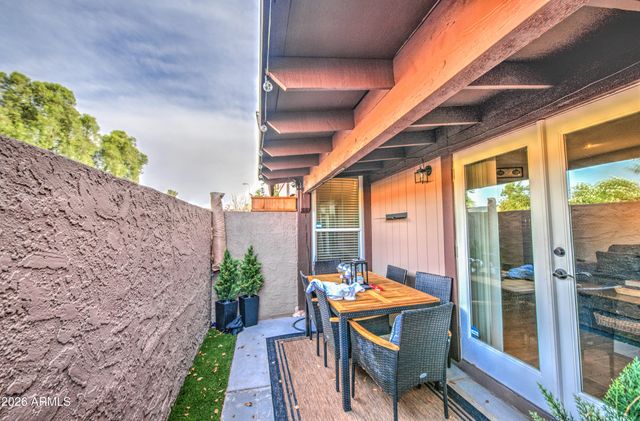 916 S HACIENDA Drive A, Tempe, AZ 85281
