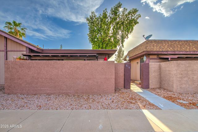 916 S HACIENDA Drive A, Tempe, AZ 85281