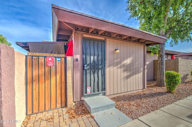 916 S HACIENDA Drive A, Tempe, AZ 85281