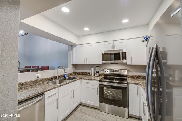 916 S HACIENDA Drive A, Tempe, AZ 85281