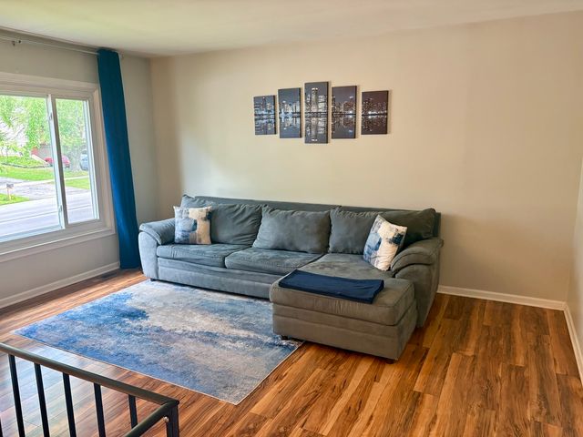 325 Rockhurst Road, Bolingbrook, IL 60440