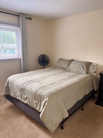 325 Rockhurst Road, Bolingbrook, IL 60440