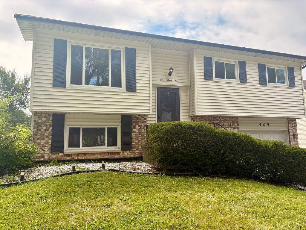 325 Rockhurst Road, Bolingbrook, IL 60440