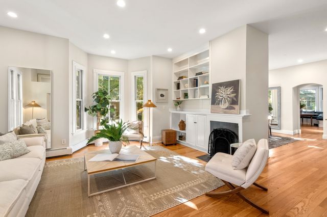 13 Humboldt Street, Cambridge, MA 02140