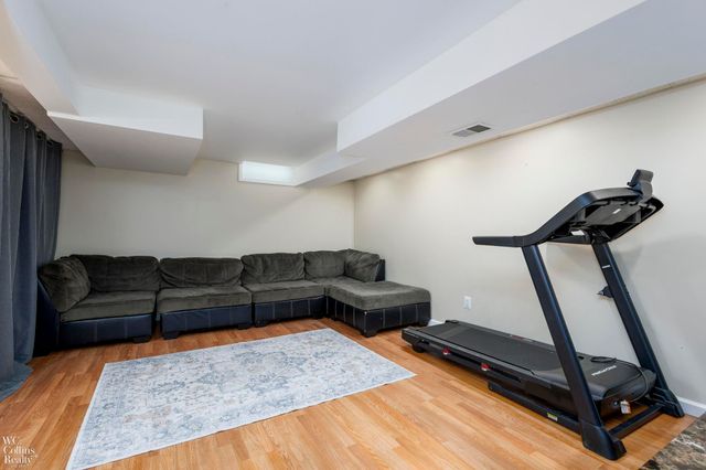 28212 Universal Drive, Warren, MI 48092