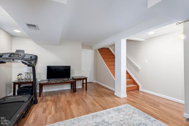 28212 Universal Drive, Warren, MI 48092