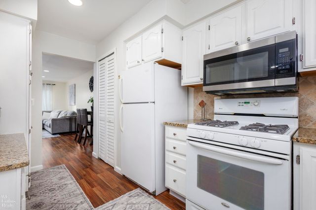 28212 Universal Drive, Warren, MI 48092