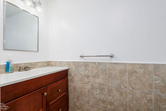 28212 Universal Drive, Warren, MI 48092