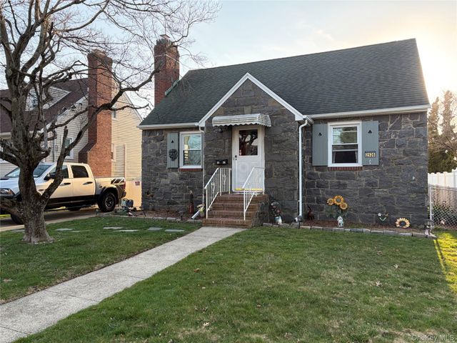 2526 S Saint Marks Avenue, Bellmore, NY 11710