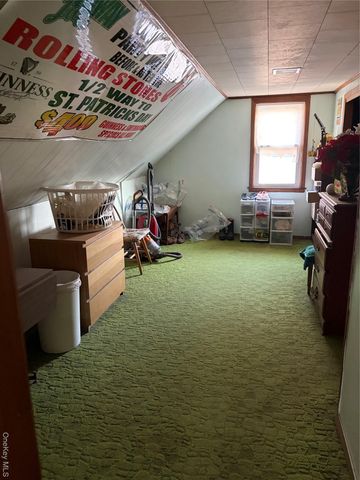 2526 S Saint Marks Avenue, Bellmore, NY 11710