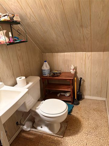 2526 S Saint Marks Avenue, Bellmore, NY 11710