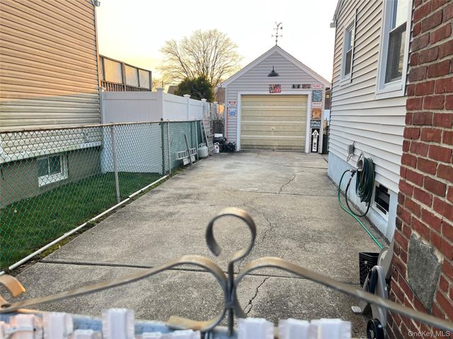 2526 S Saint Marks Avenue, Bellmore, NY 11710