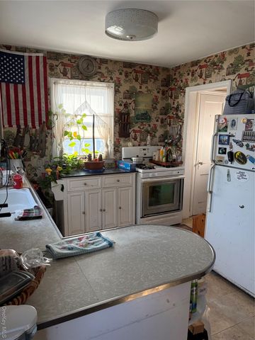 2526 S Saint Marks Avenue, Bellmore, NY 11710