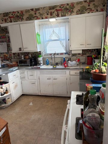 2526 S Saint Marks Avenue, Bellmore, NY 11710