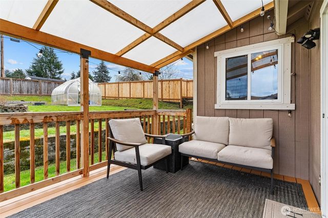6713 66th Drive NE, Marysville, WA 98270