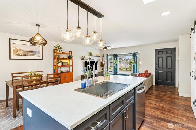 6713 66th Drive NE, Marysville, WA 98270